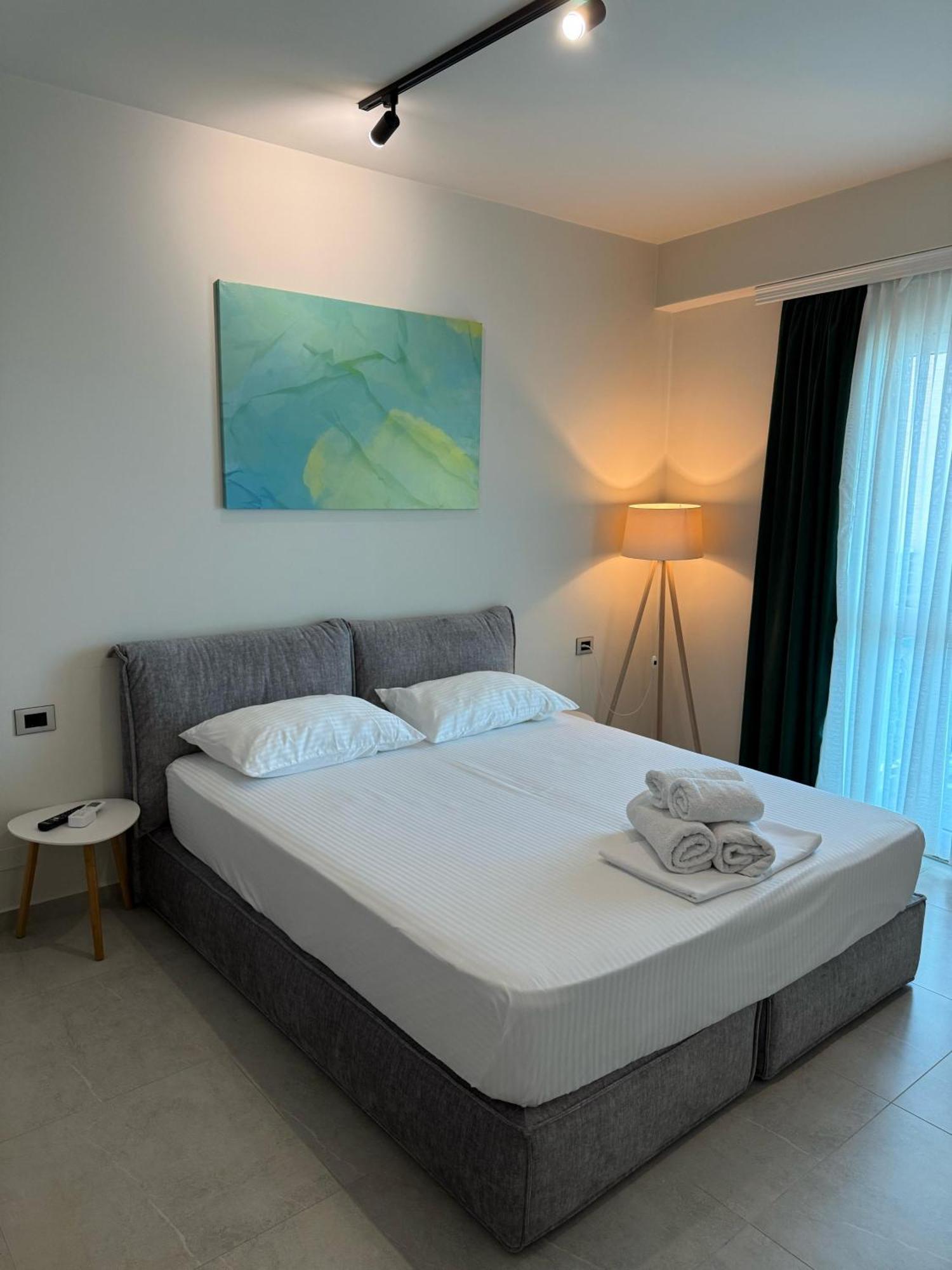Stay-Five Rooms & Apartments Shkodra Exterior foto